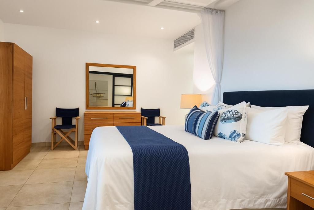 Courtyard Suite 1